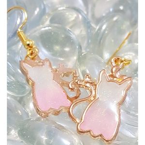 ❤️$3/18 Pink Gradient Glitter Cat Earrings